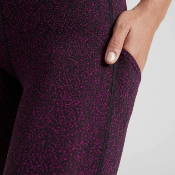 Athleta Ultimate Stash Pocket Textured 7/8 Tight - Picture 5 of 11